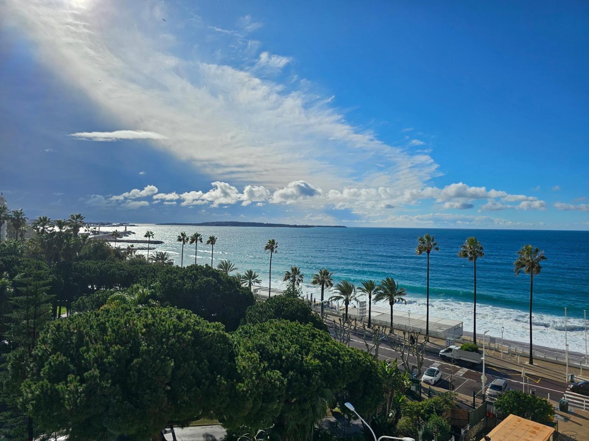 Superbe Vue A 50 Metres Des Plages