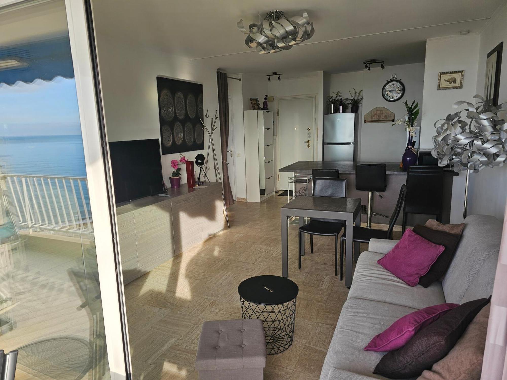 Superbe Vue A 50 Metres Des Plages Appartement
