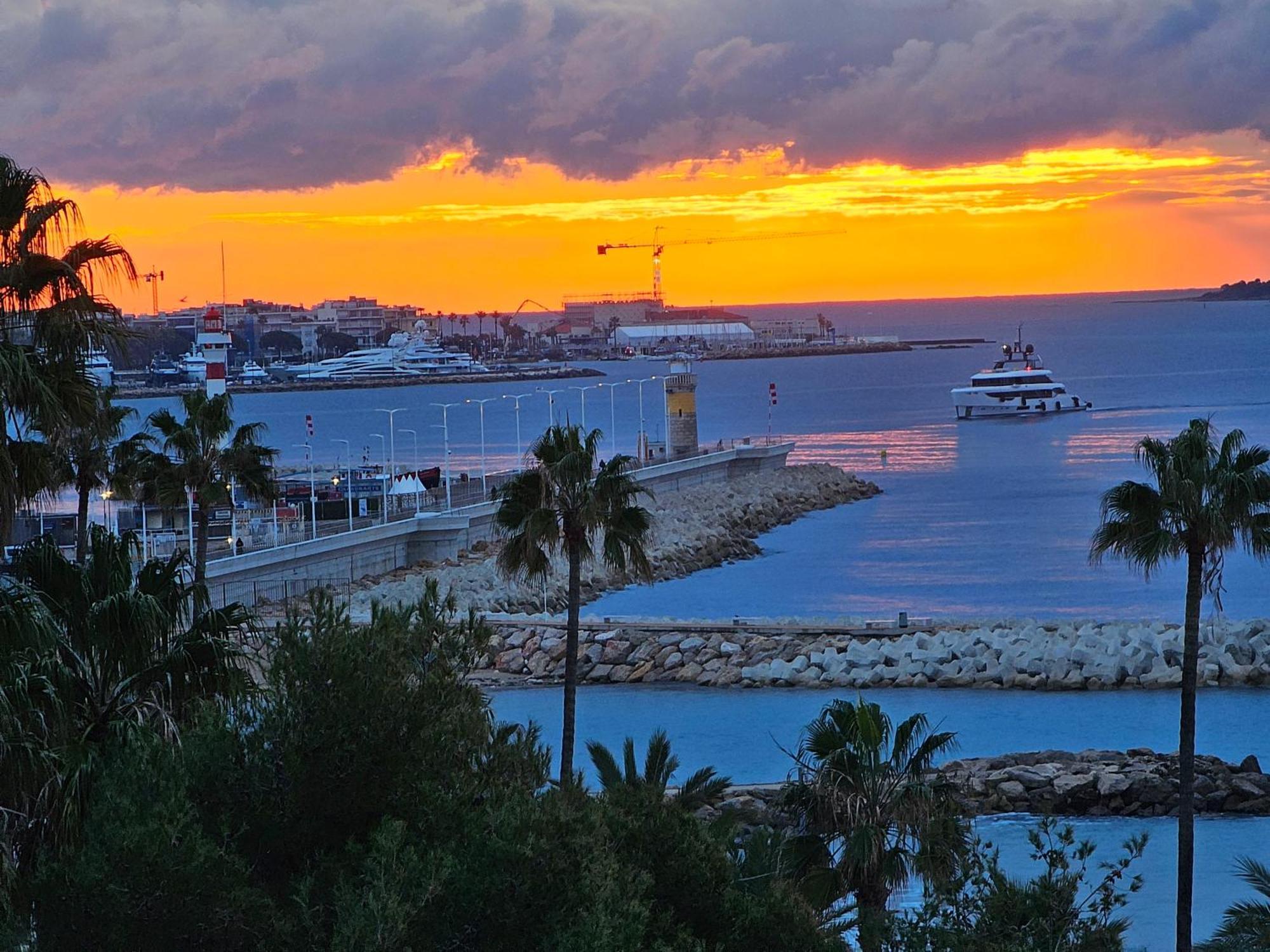 Superbe Vue A 50 Metres Des Plages